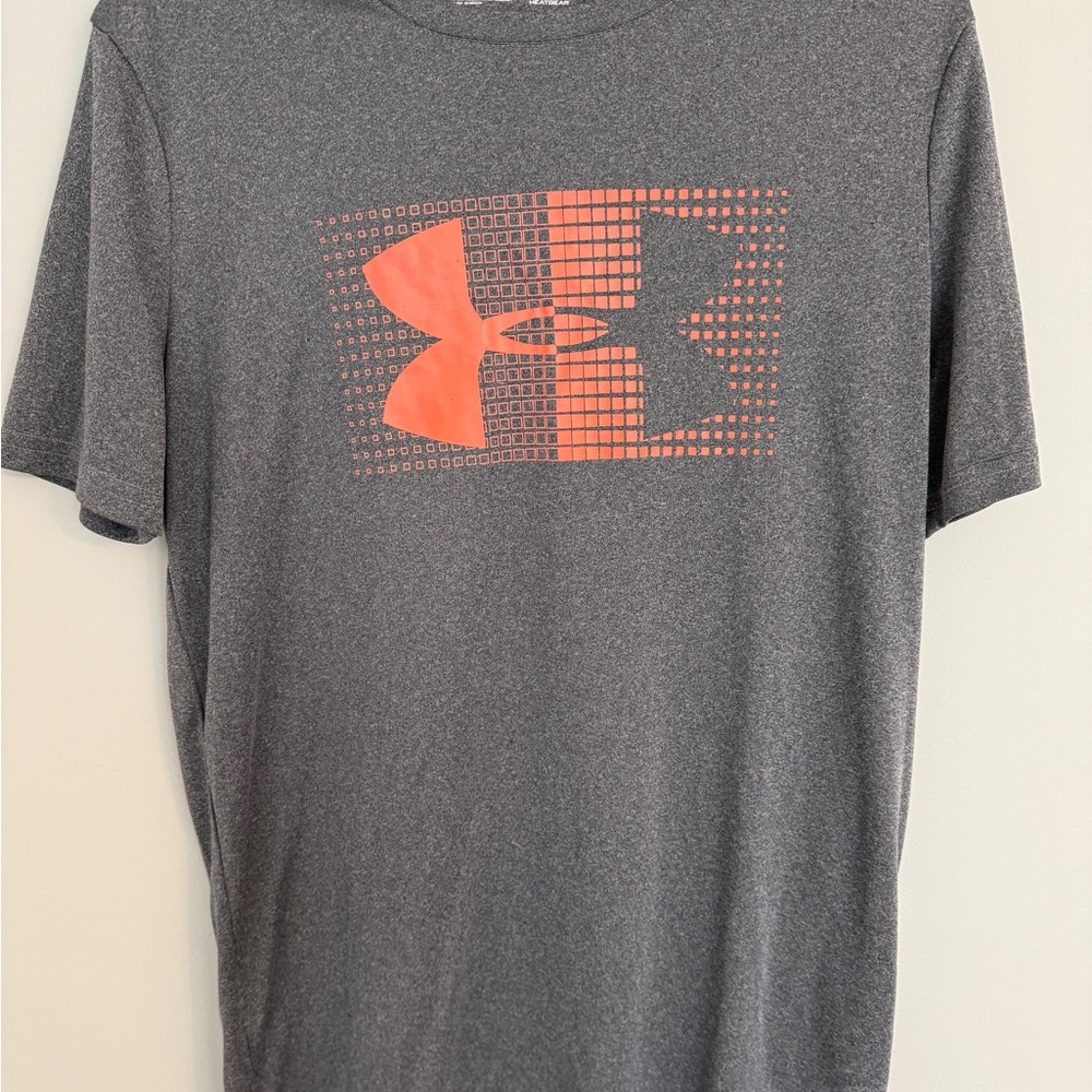 Under Armour Men's Charcoal Tee with Vibrant Orange Graphic